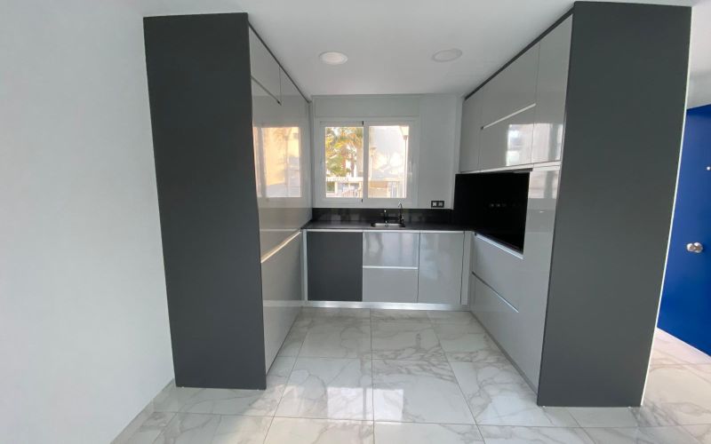 A ESTRENAR!!! ESPECTACULAR PLANTA BAJA DE 3 HABITACIONES CON 296M2 DE JARDÍN