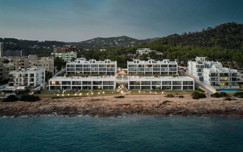 PLANTA BAJA CON JARDÍN EN CALA GRACIO
