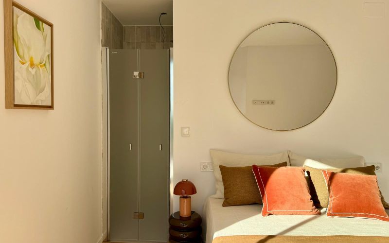 PLANTA BAJA DE 2 HABITACIONES CON 81M2 DE JARDÍN Y TERRAZA CON PARKIG Y TRASTERO