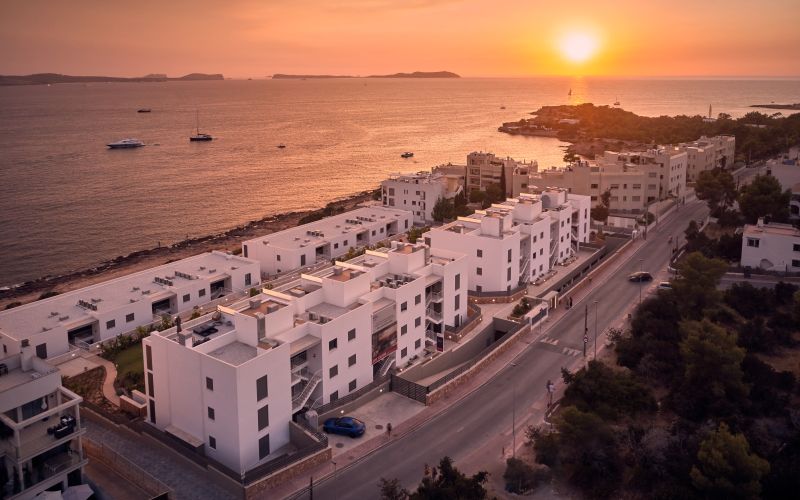 PLANTA BAJA CON JARDÍN EN CALA GRACIO