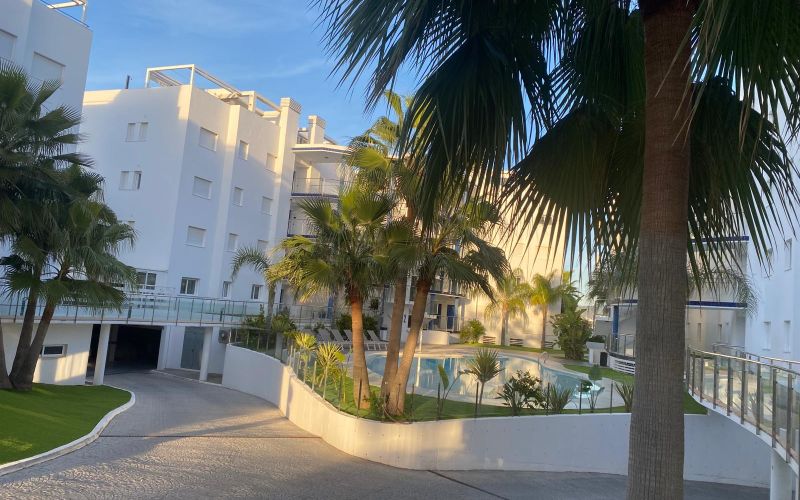 A ESTRENAR!!! ESPECTACULAR PLANTA BAJA DE 3 HABITACIONES CON 296M2 DE JARDÍN