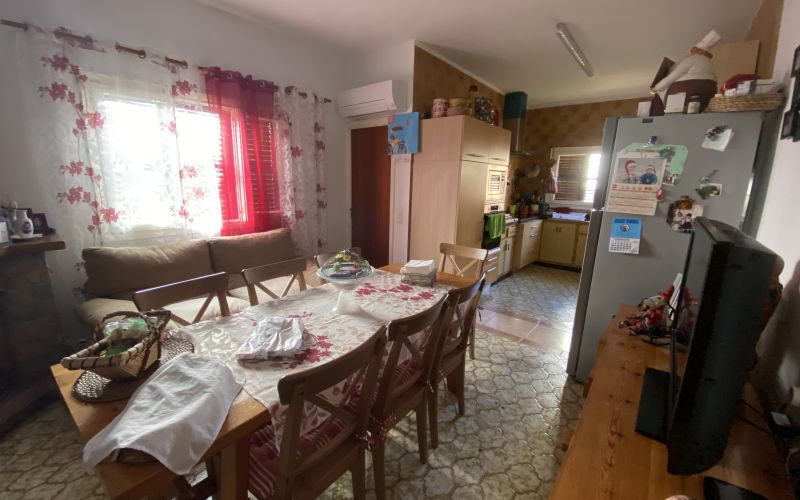 SE VENDE AMPLIA CASA EN SES PAÏSSES