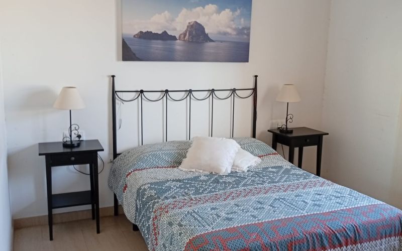 PAREADO DE 3 HABITACIONES CON SOLARIUM EN EL CENTRO DE SAN JOSÉ PUEBLO