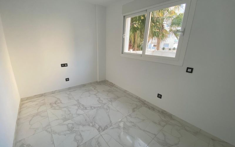 A ESTRENAR!!! ESPECTACULAR PLANTA BAJA DE 3 HABITACIONES CON 296M2 DE JARDÍN