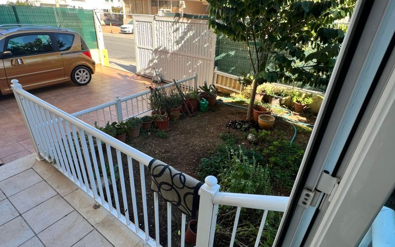 PLANTA BAJA EN SES PAISSES CON TERRAZA , JARDÍN Y PARKING