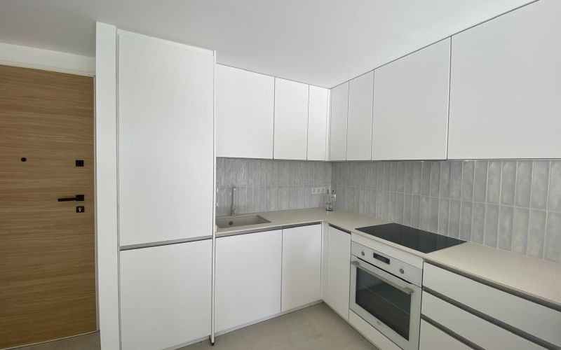 ESPECTACULAR PLANTA BAJA  DE 2 HABITACIONES A ESTRENAR CON GRAN JARDÍN CERCA DE LA PLAYA