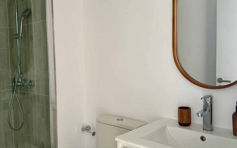 PLANTA BAJA DE 2 HABITACIONES CON 81M2 DE JARDÍN Y TERRAZA CON PARKIG Y TRASTERO