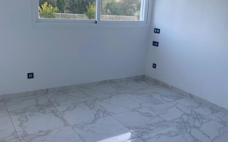 A ESTRENAR!!! ESPECTACULAR PLANTA BAJA DE 3 HABITACIONES CON 296M2 DE JARDÍN
